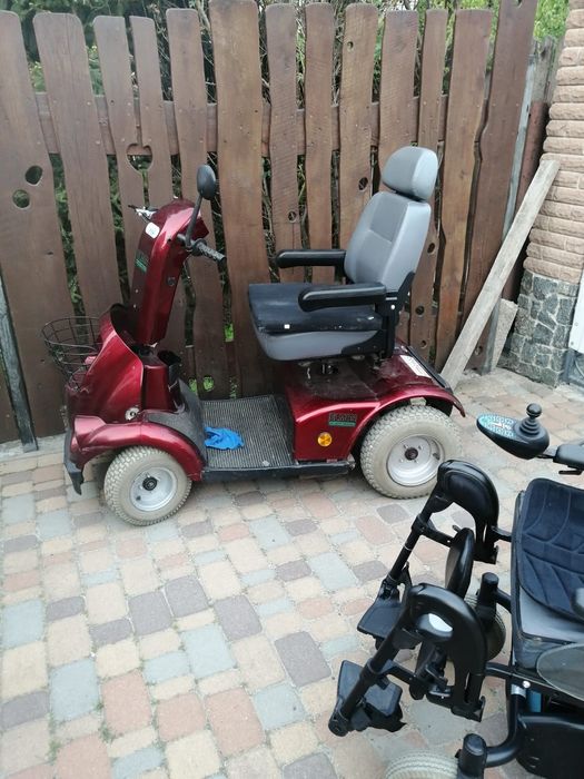 Електричний скутер для інвалідів