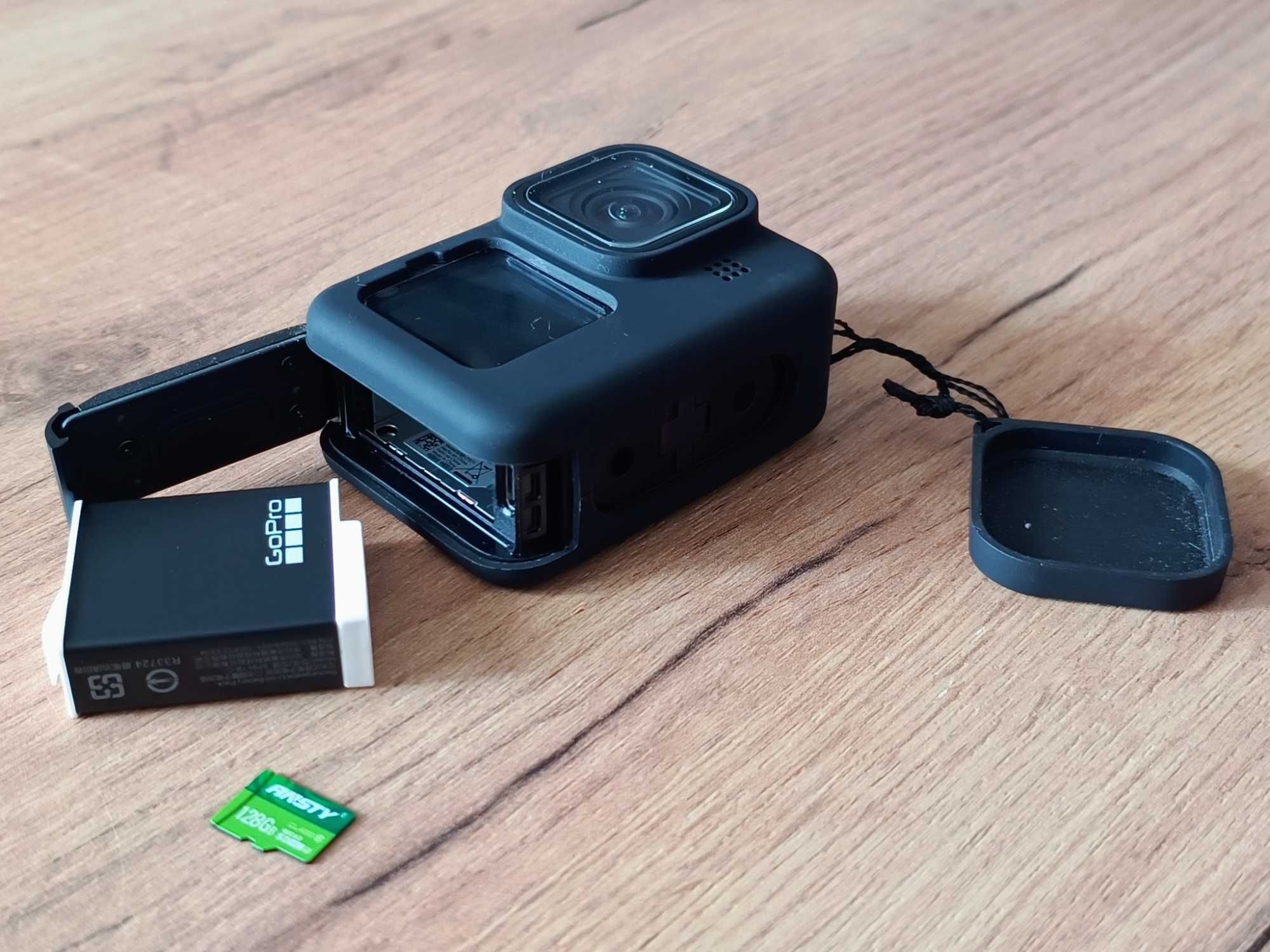 GoPro Hero 11 Black + SD-card 128Гб +кріплення на шолом, чохол, футляр