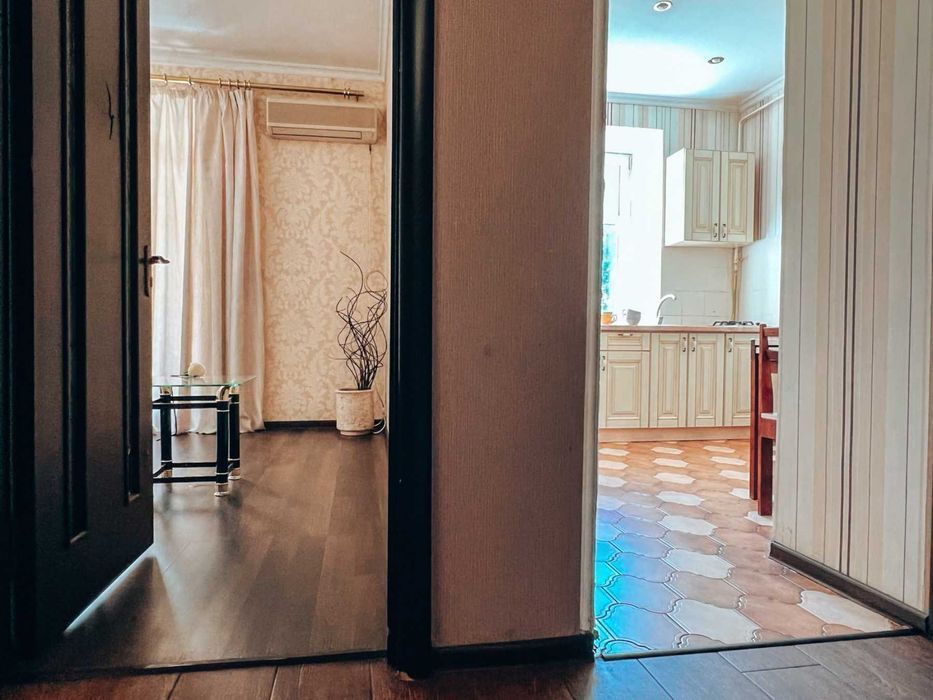 2к Центр міста метро Хрещатик 2хвилини  квартира подобово реальна Люкс