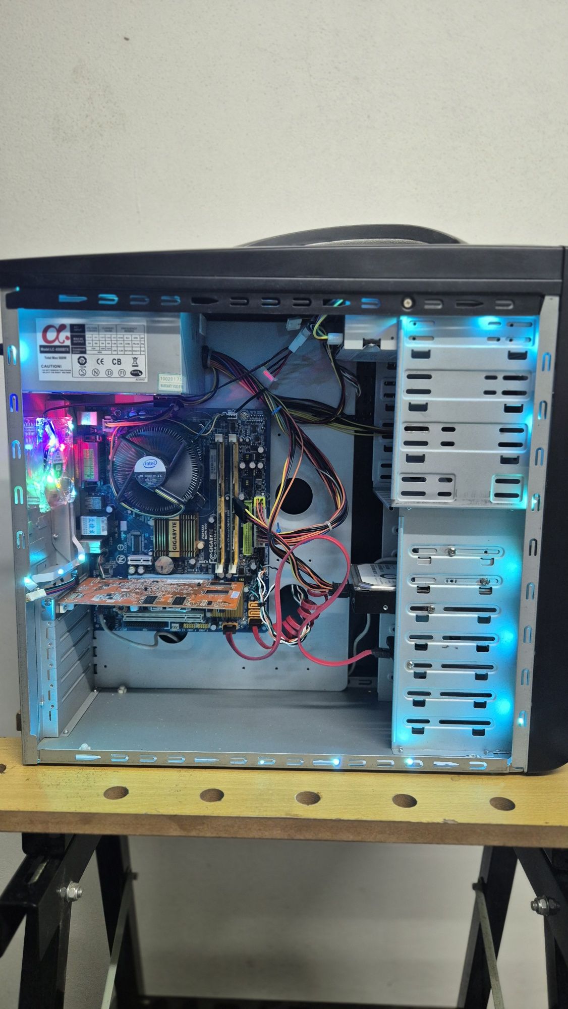 Computador de Secretária - Torre ATX