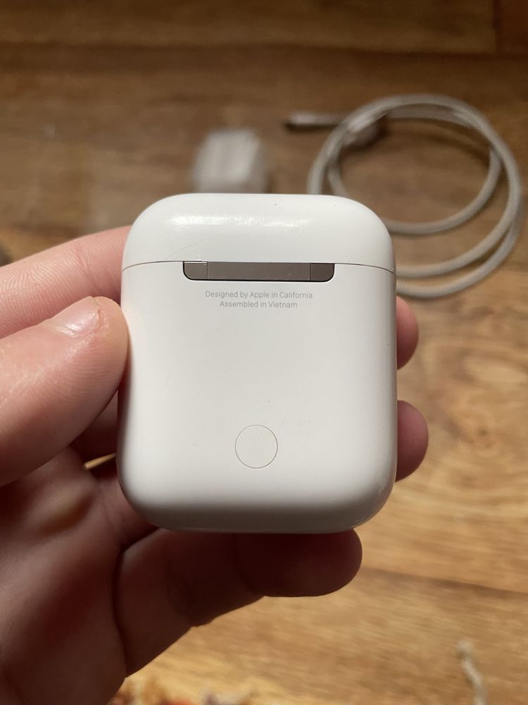 Airpods wih Charging Case