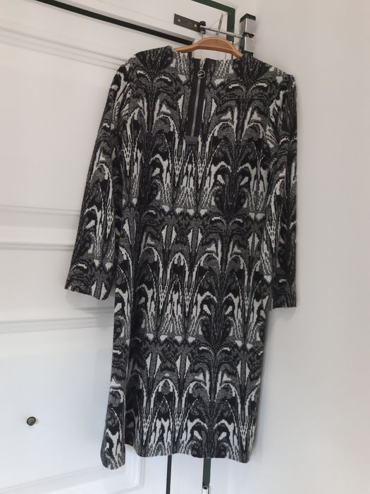 Vendo 2 vestidose 1 saia