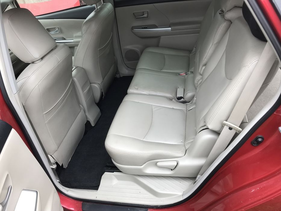Fotele i boczki skóra Toyota prius plus