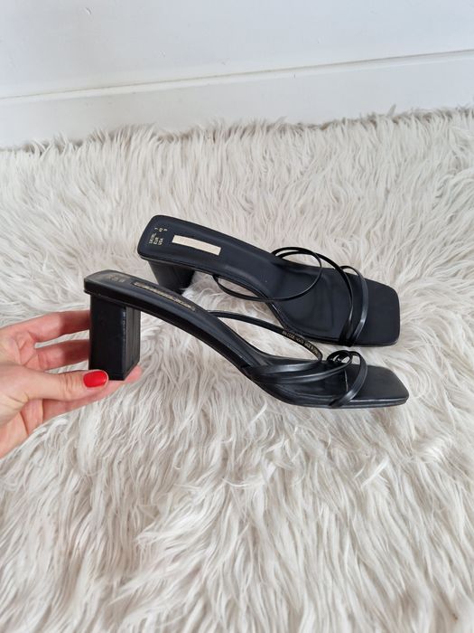 Primark 26,5cm 40 41 czarne sandały na obcasie kwadratowe noski