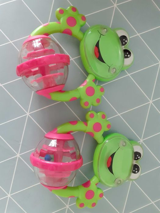 Brinquedos /puzzle e jogos de criança