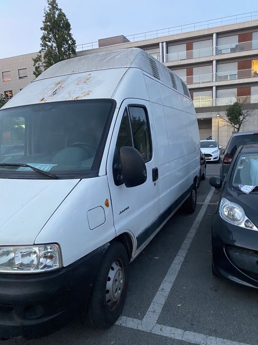 TAMBEM REDOMA EM CARRINHA CONTENTOR