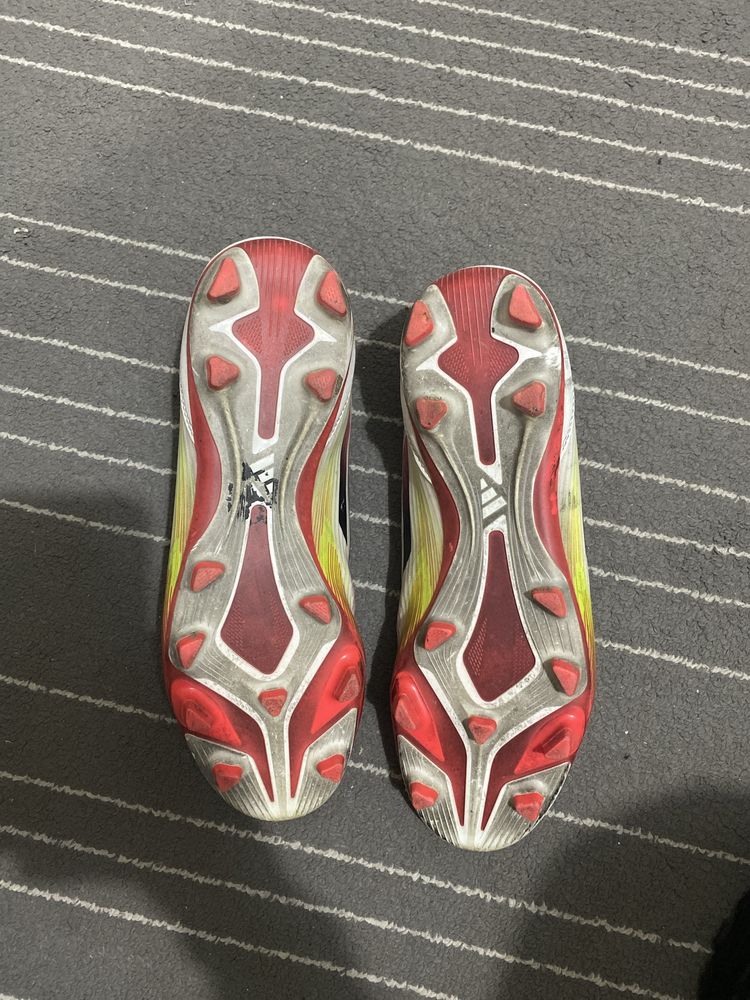 Chuteira adidas f 50 n42 e meio