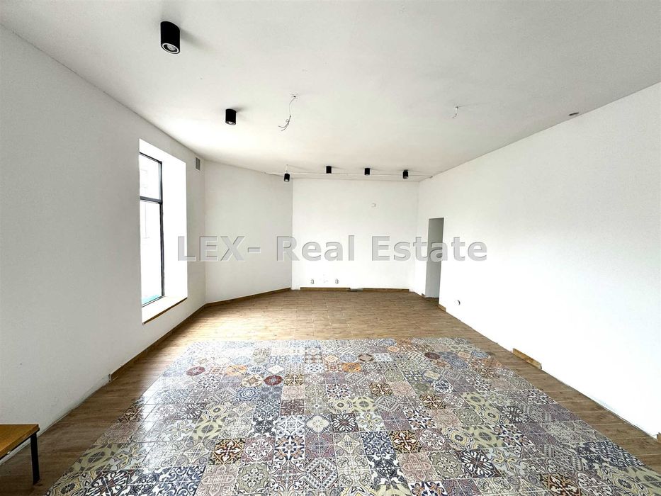 Lokal handlowo - usługowy 70 m2 w Pruszkowie.