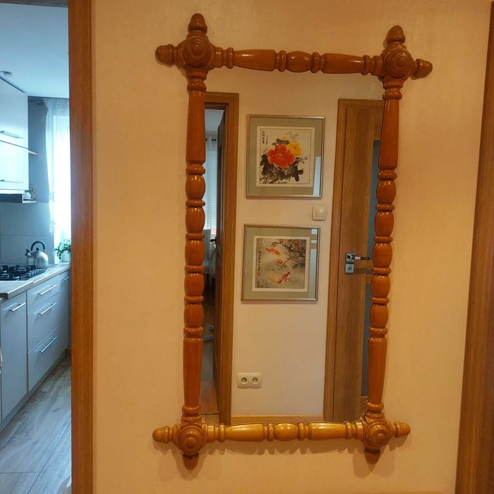 Lustro do garderoby i ręcznie wykonany wieszak- LITE DREWNO