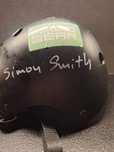 Kask z podpisem simon smith