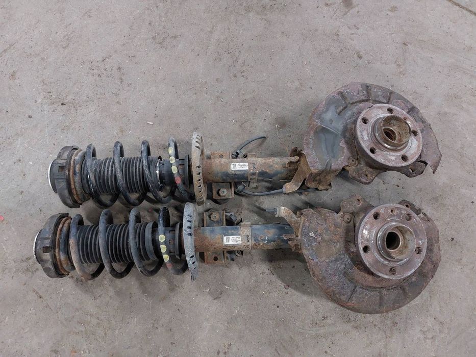 AMORTYZATOR SPRĘŻYNA ZWROTNICA  PRAWY PRZÓD SKODA FABIA II