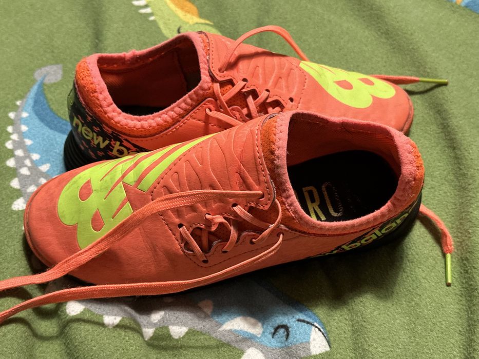 Chuteiras New balance n° 35