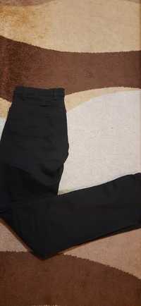 Czarne używane spodnie Lee Cooper