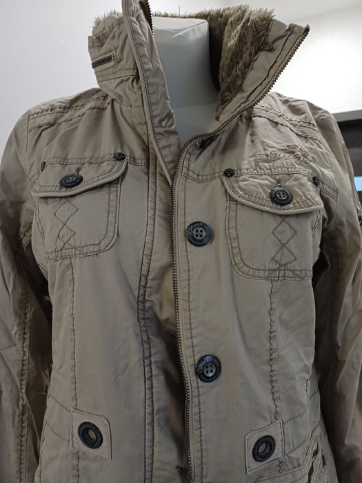 Zimowa kurtka damska S" guesto rozm 38.