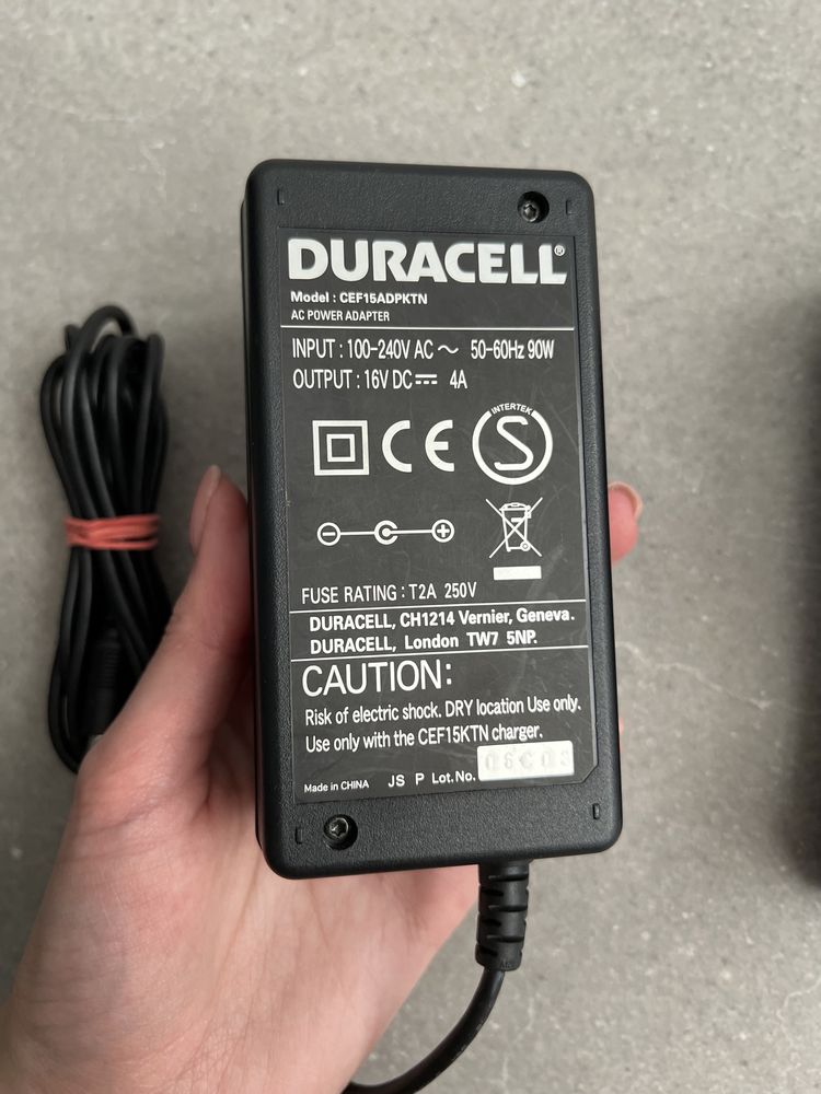 Зарядное устройство для аккумуляторов Duracell CEF15KTN