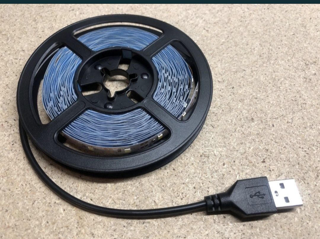 Світлодіодна лед стрічка 5v --5 метрів//12v, USB, яскрава, працює від