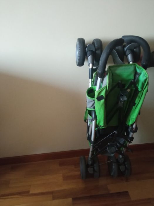 Carrinho bebe Chicco costas reclinável