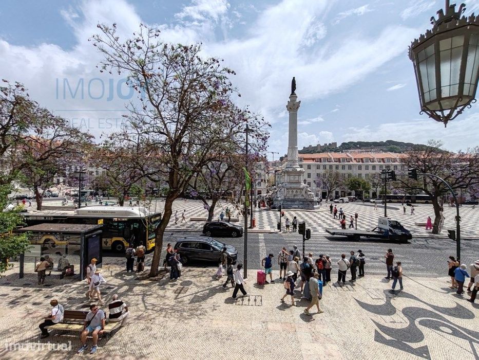 Espaço Comercial com 100m² e vista para o Carmo e Rossio