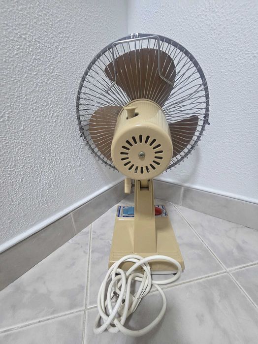 Ventoinha antiga vintage marca Oliva