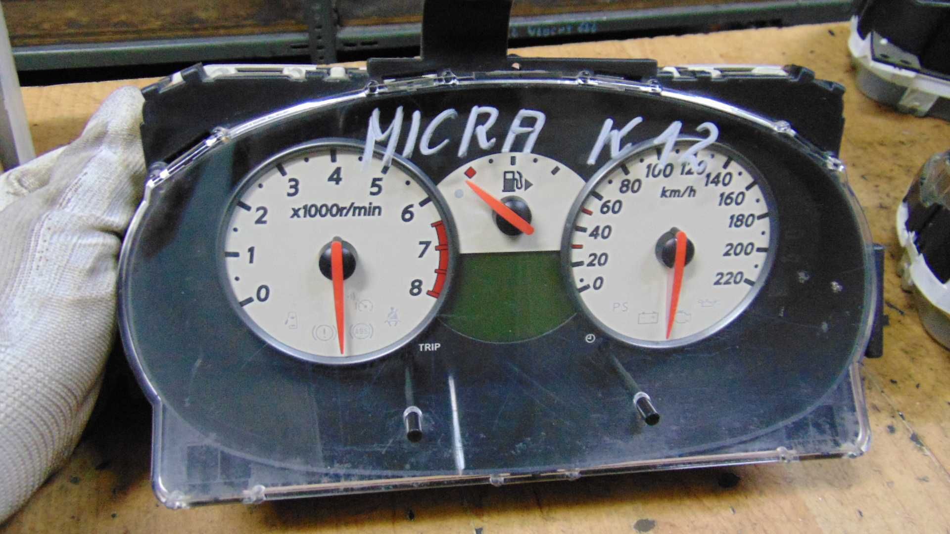 Sty4 Licznik prędkościomierz zegary nissan micra BG10D wysyłka