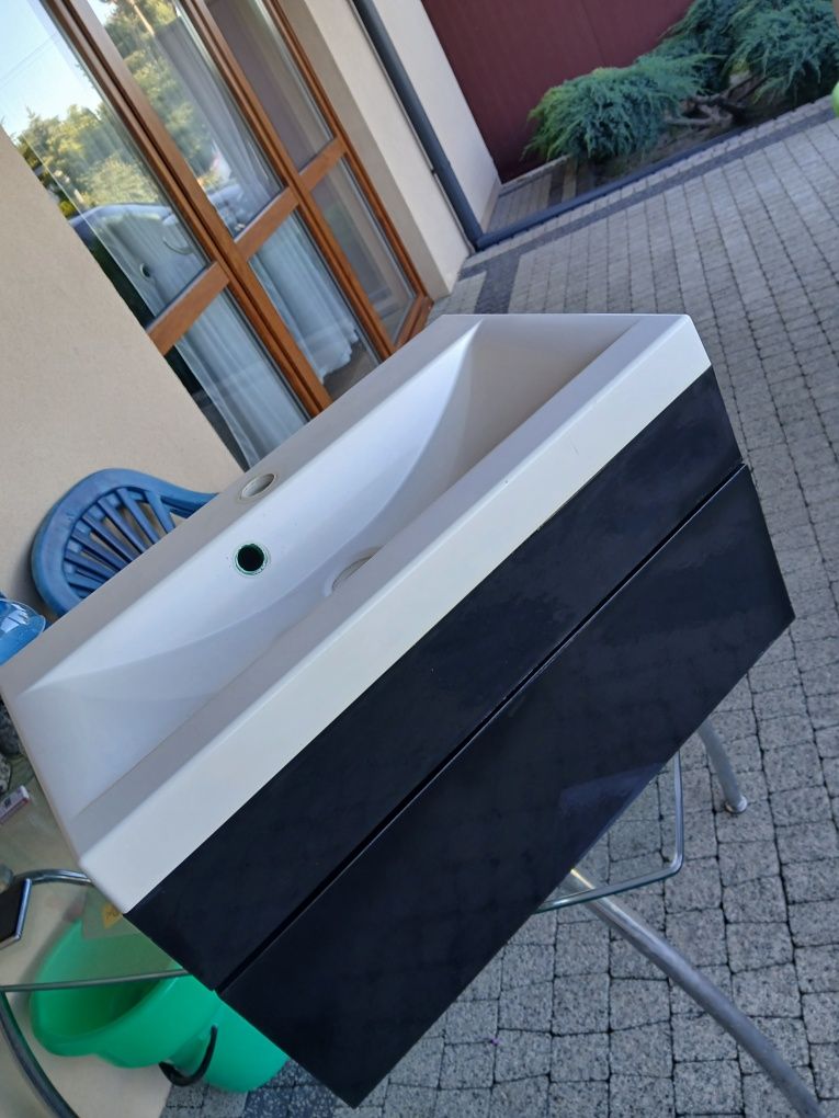 Szafka łazienkowa wisząca z umywalką