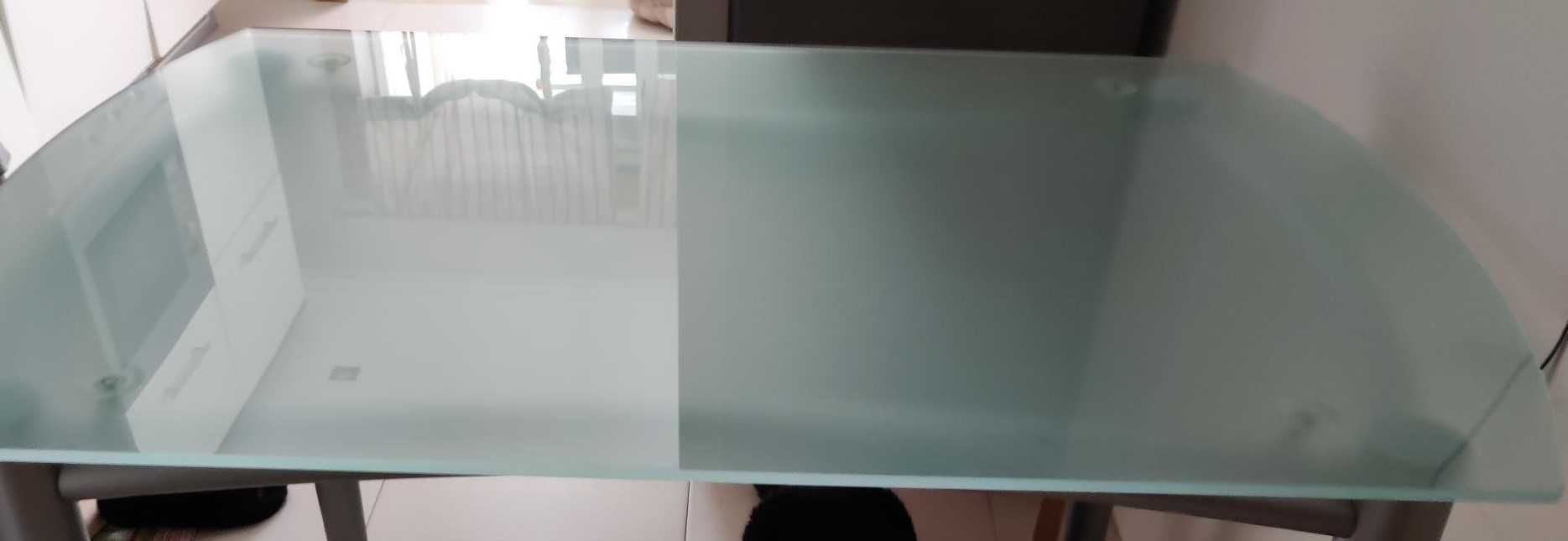 Mesa cozinha, com vidro temperado