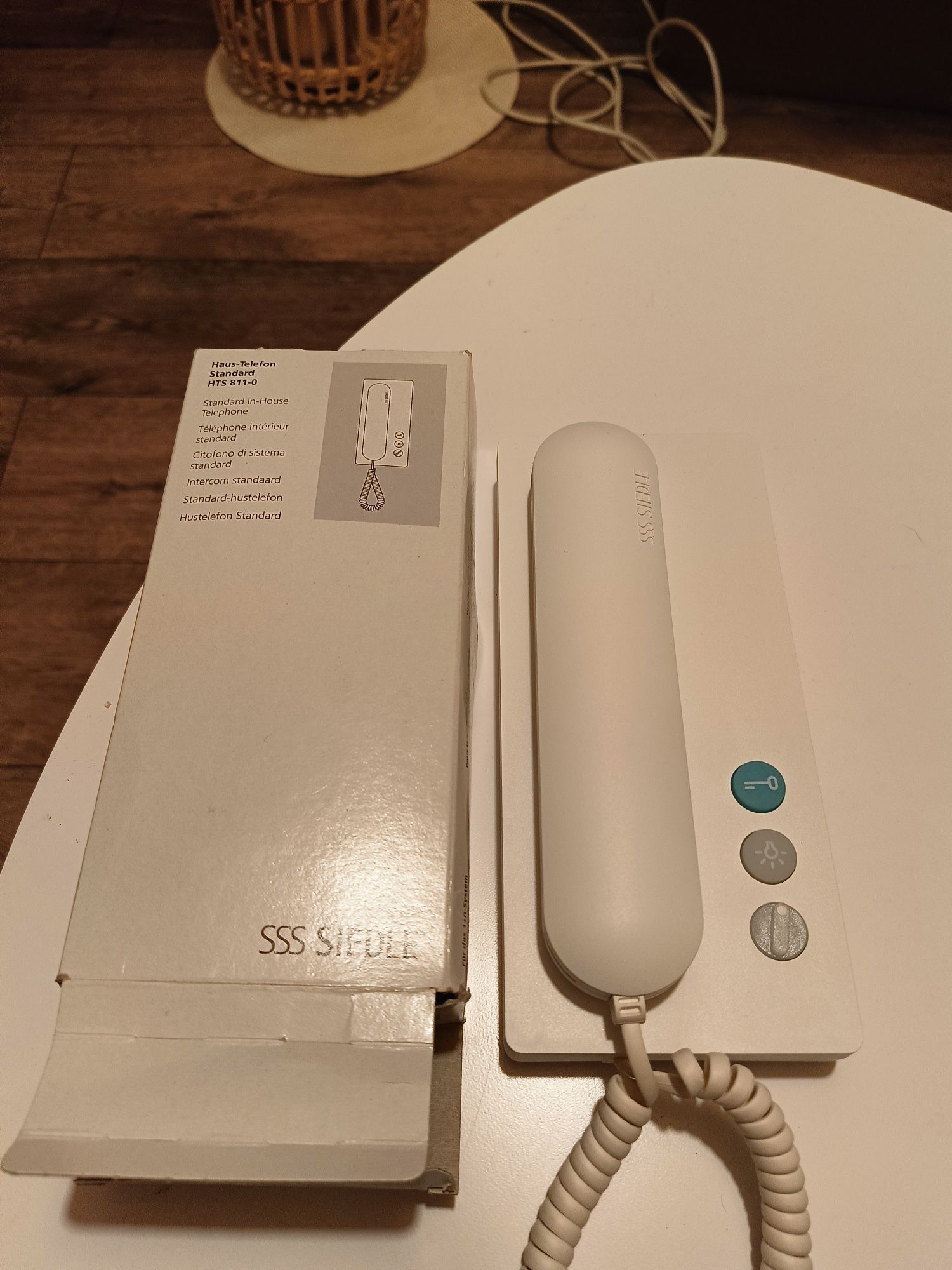 Domofon analogowy
HTA 811-0 W