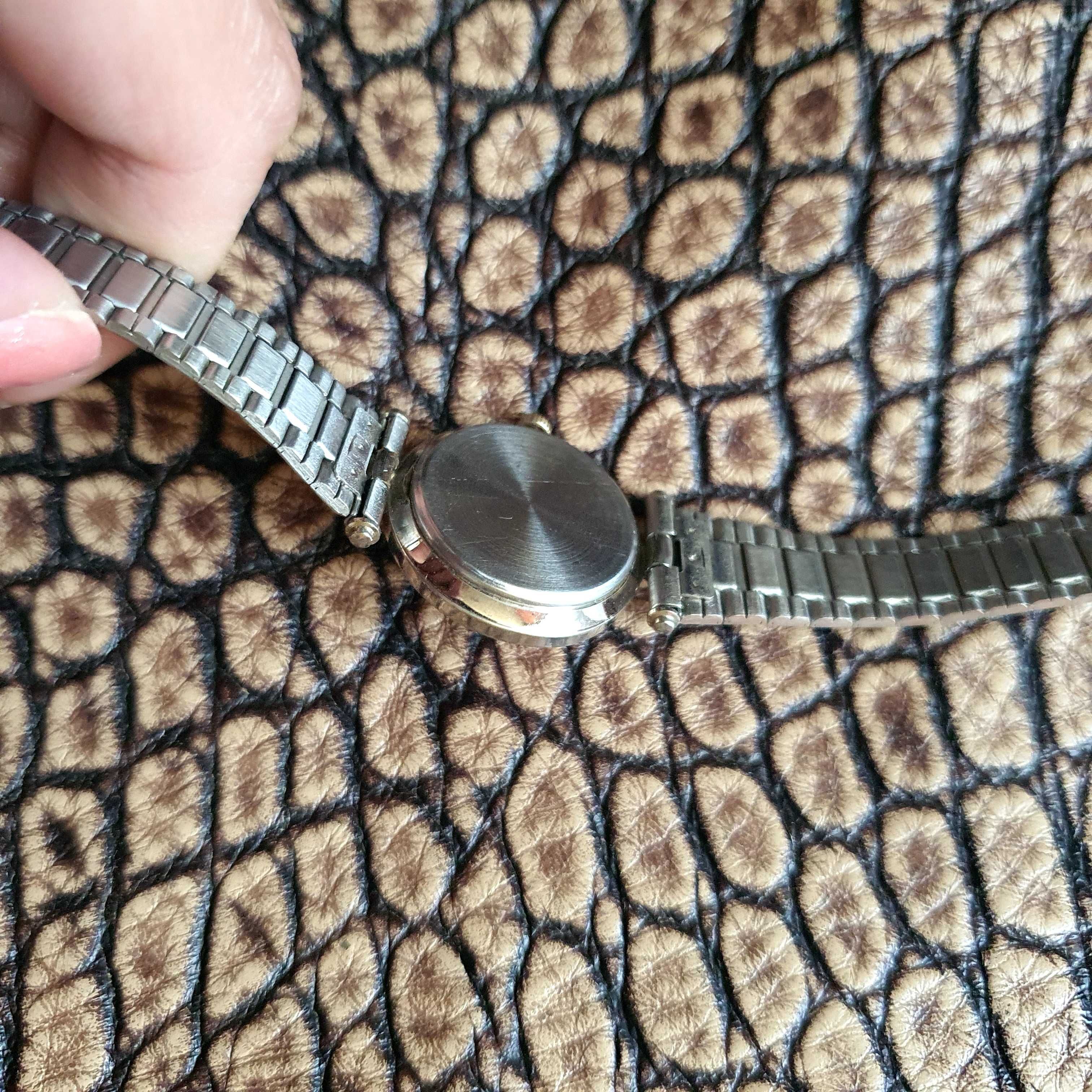 CARTIER  часы женские