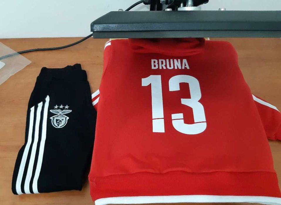 Conjunto sweatshirt e calça de criança do SLB