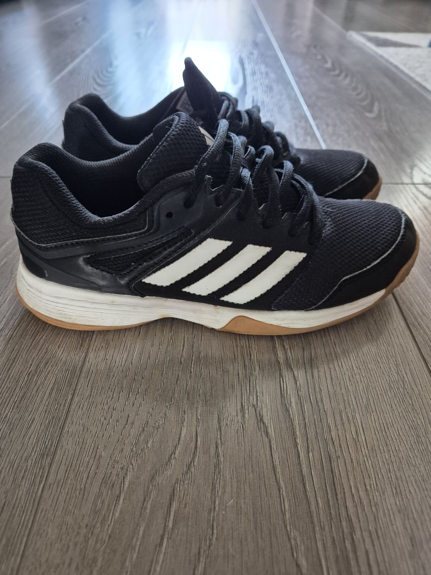 Buty adidas  rozmiar 36 i 2/3
