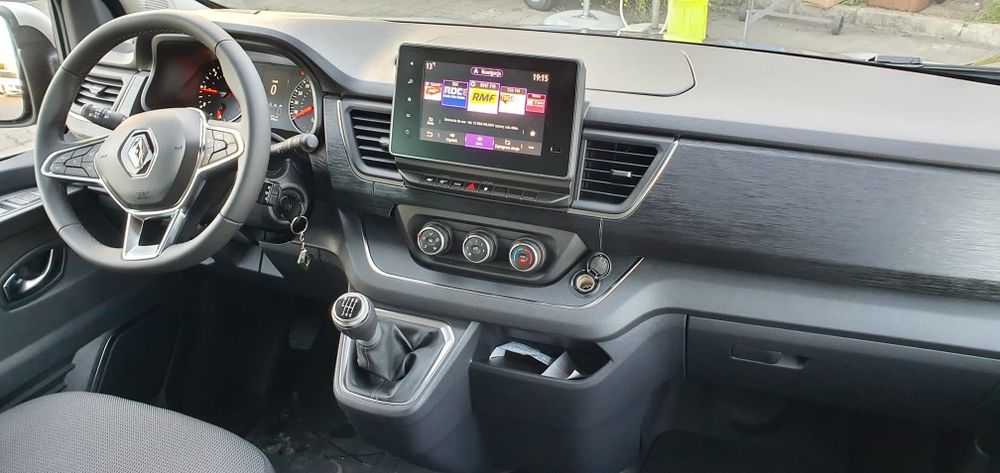 Wynajem busa wypożyczalnia busów bus rent a car przewóz osób Warszawa
