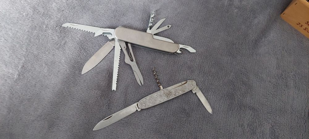 2 scyzoryki w dobrym stanie