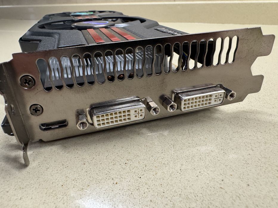 Відеокарта Asus GeForce GTX 560 DCII