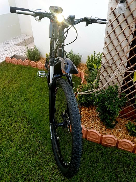 Ficou sem bateria/gasolina no seu carro? Eu tenho a solução!