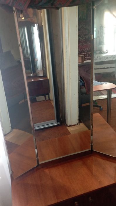 Продам трюмо б/у