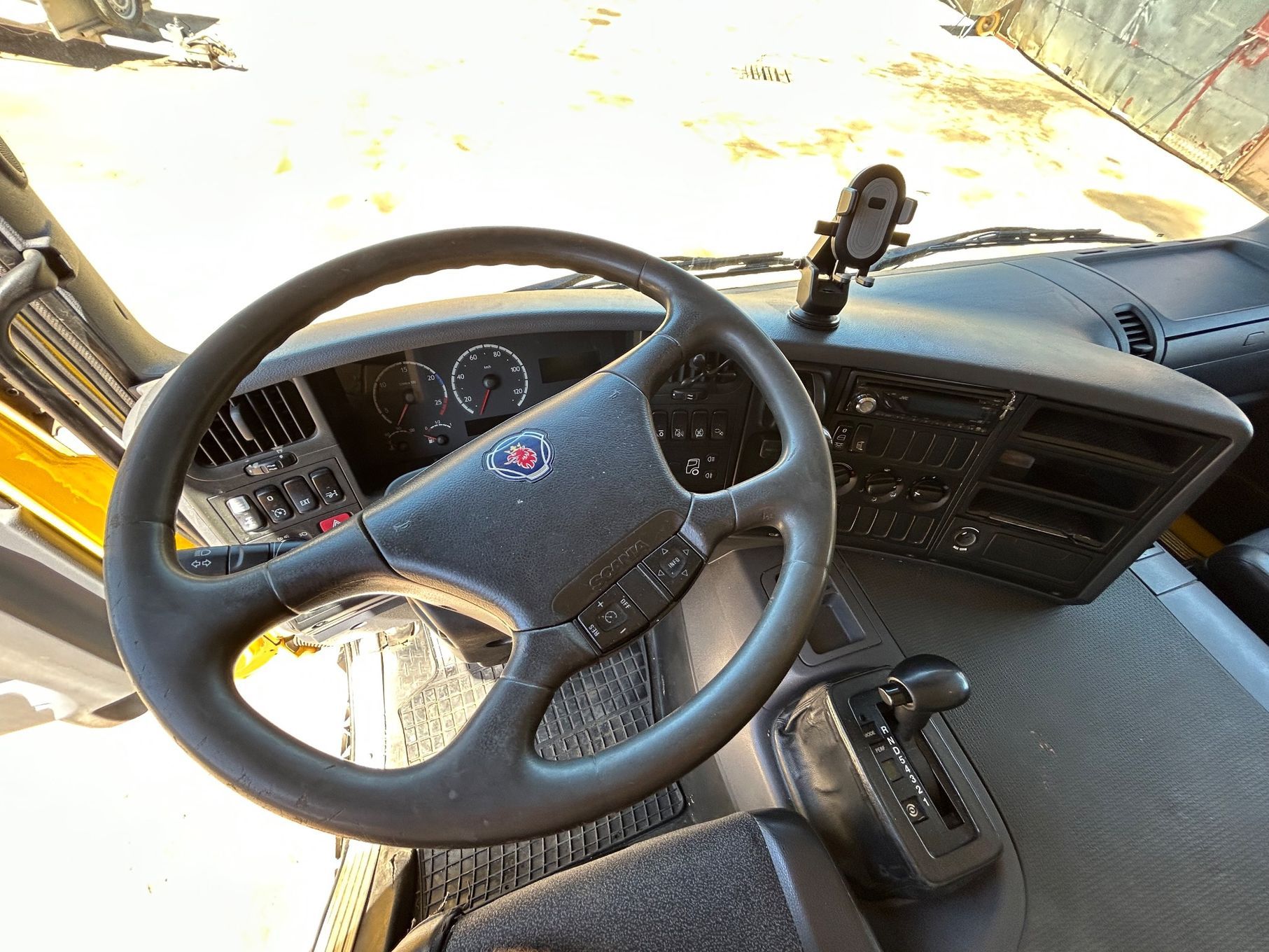 Scania P310  Scania p310 izoterma 310KM automat
