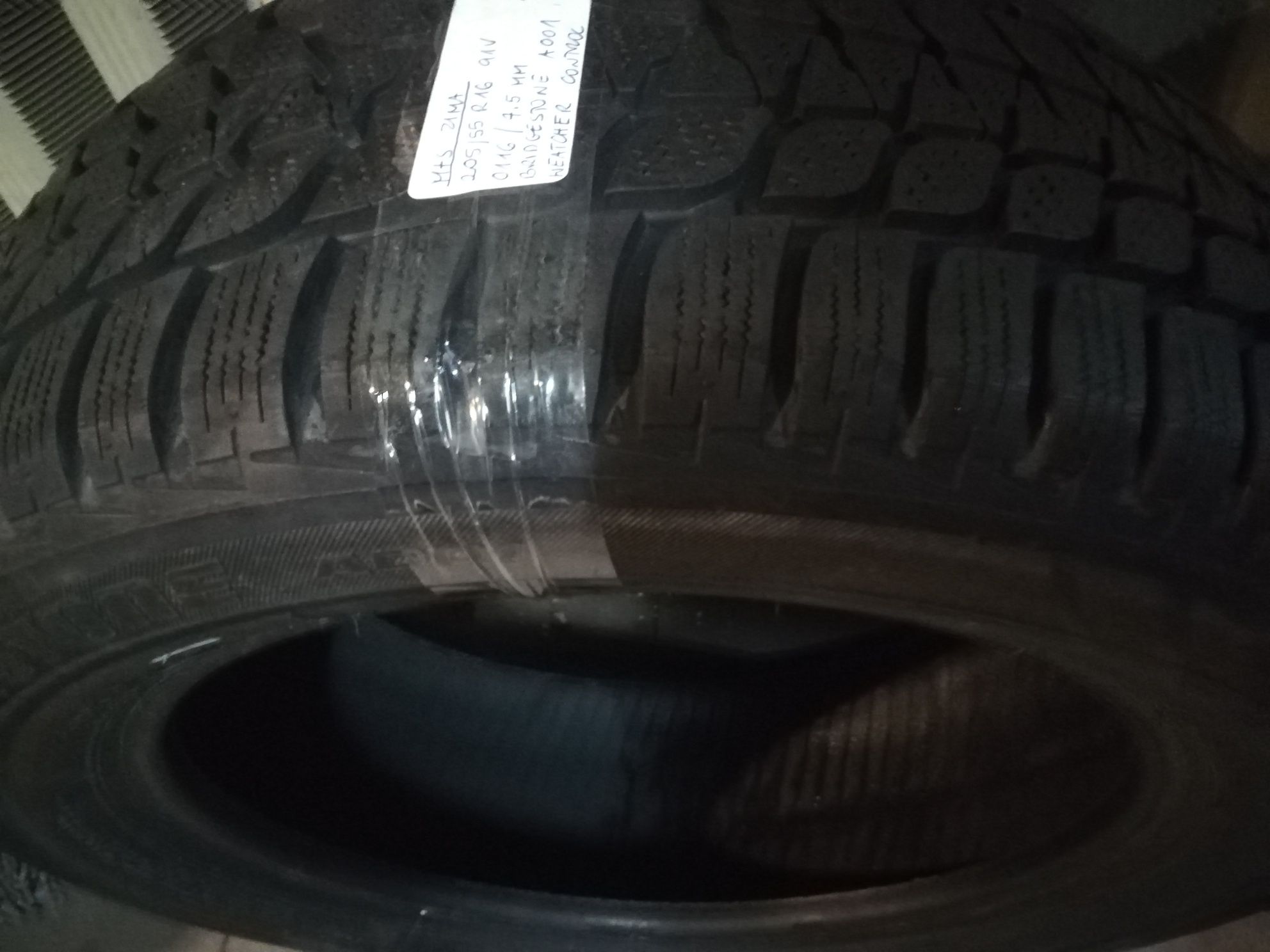 Opona zimowa 7.5 mm 16 r.205/55R16 Bridgestone A001