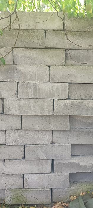 Bloczek fundamentowy betonowy ściana dom ogrodzenie piwnica