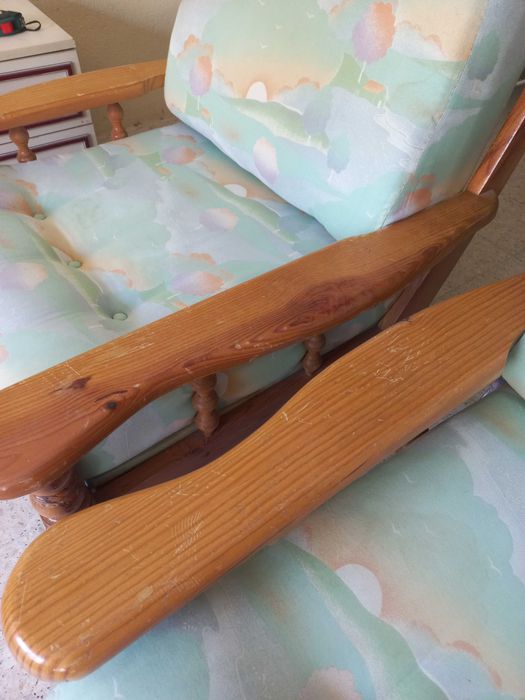 Conjunto Sofá-cama + 2 Cadeirões em pinho (estilo casa de praia)