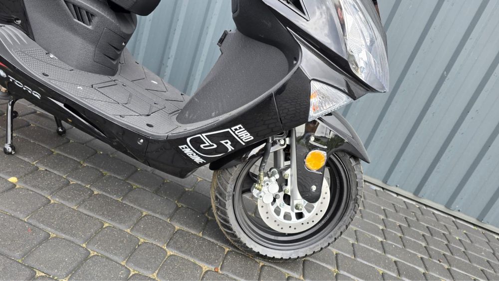 Skuter TORQ Znen Formax Euro 5 50cm3 13" 12" 5l Czarny