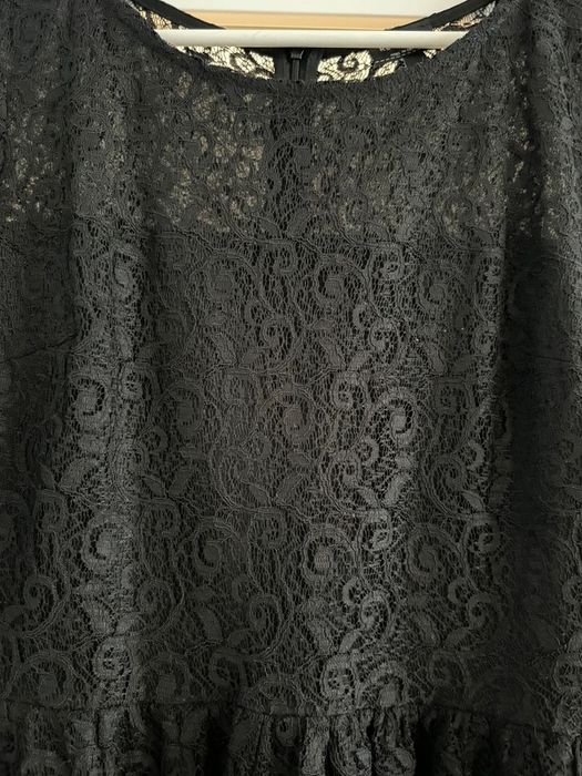 Sukienka koronkowa czarna