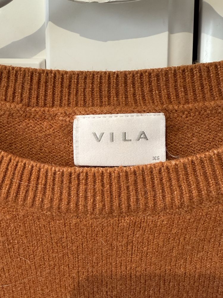 Rudy karmelowy sweter Vila