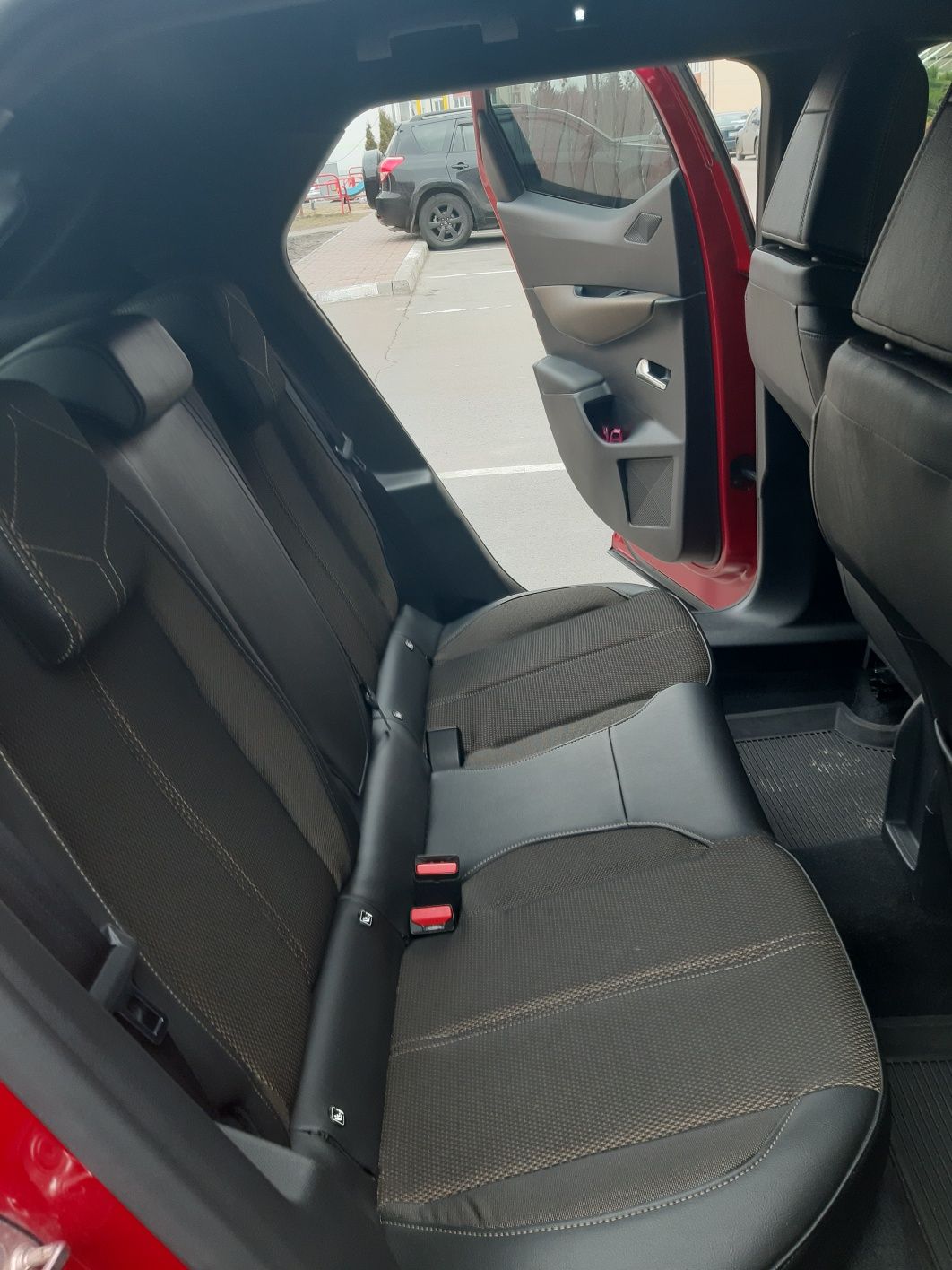 Продам супер экономный женский кроссовер Ситроен DS 3