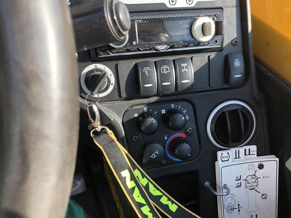 Навантажувач телескопічний JCB