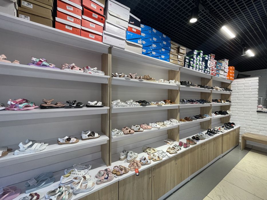 Продаж готового бізнесу Магазин дитячого взуття в місті Тячів