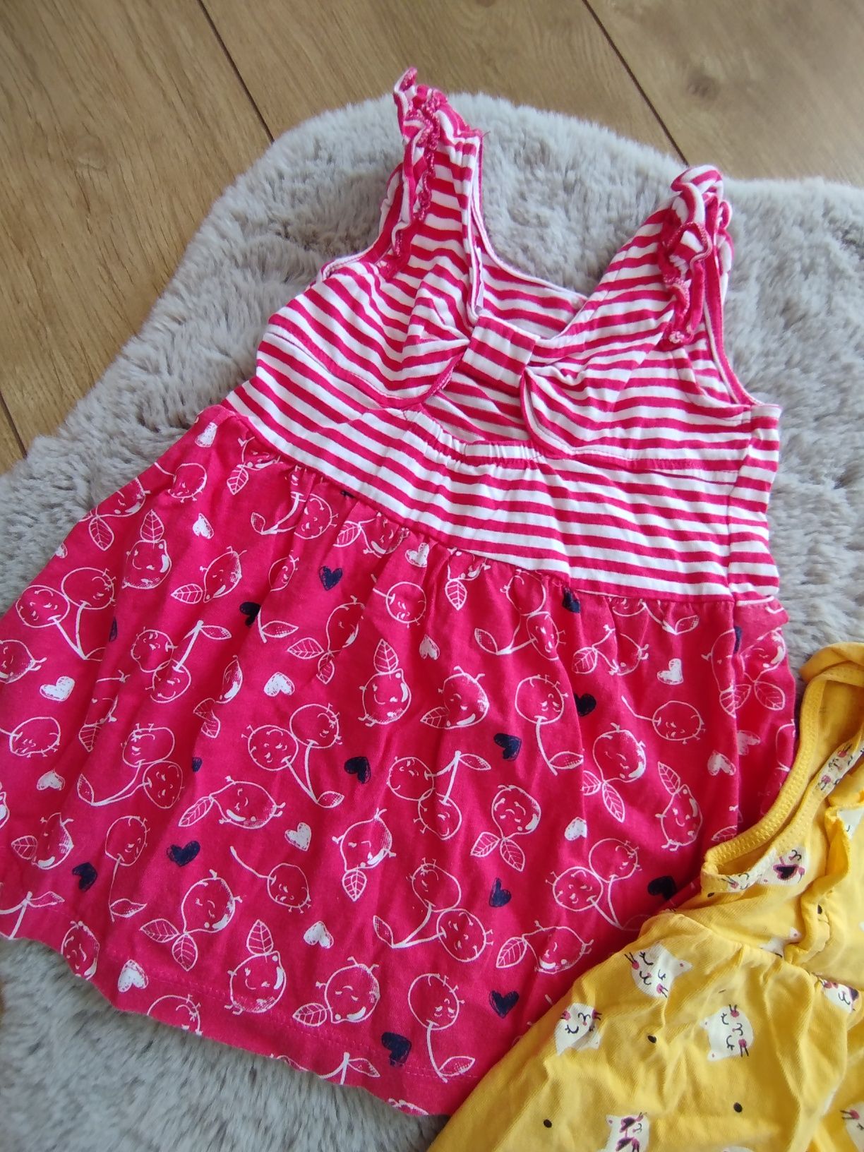Dwie letnie sukienki dla dziewczynki 80