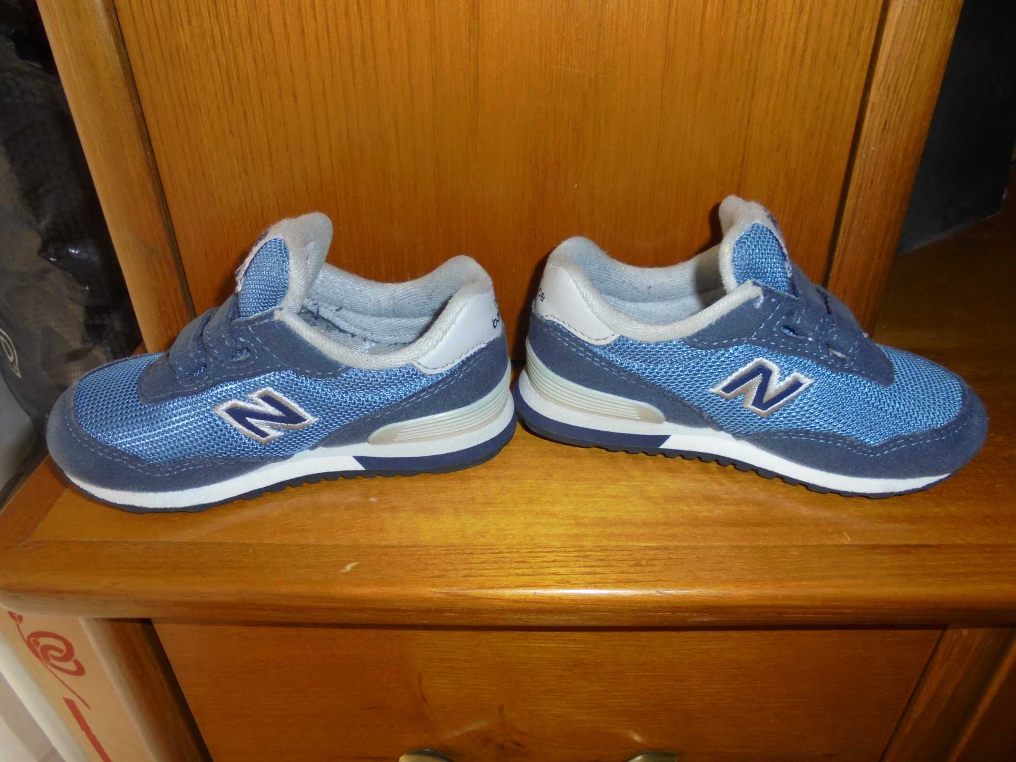 ténis de menina da marca NEW BALANCE