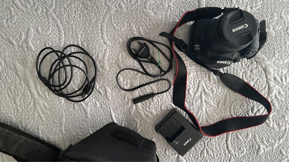Canon EOS 1200d + acessórios + cartão de memória - negociável
