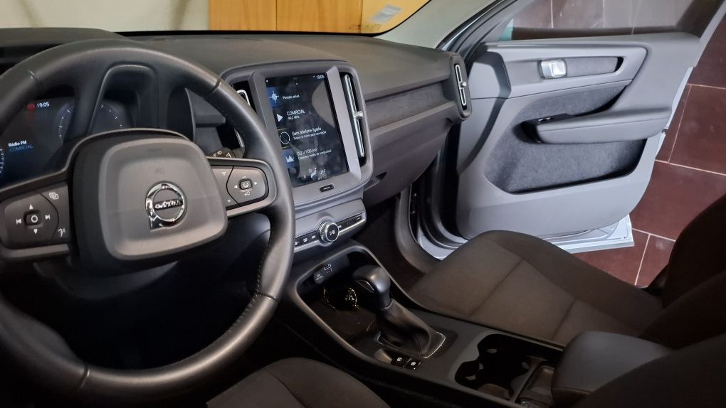 VOLVO XC40 apenas com 38.700km