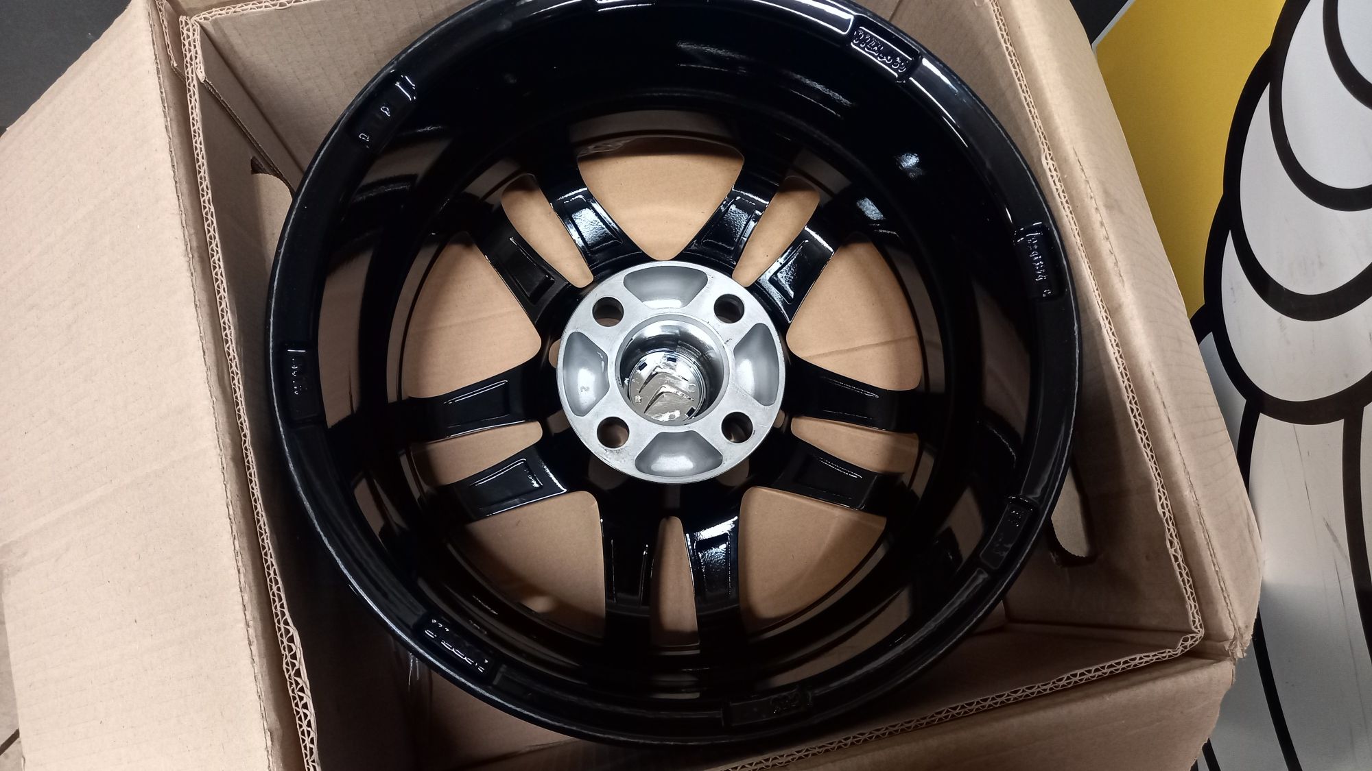 Nowe Felgi Dezent 15" ET 23 6J 4x108 Citroen Peugeot 4 sztuki